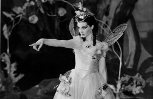 Vivien-Leigh-as-Titania-in-A-Midsummer-Nights-Dream-700x455
